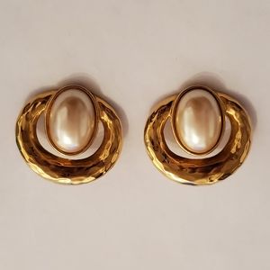 Vintage gold toned and faux pearl clip ons